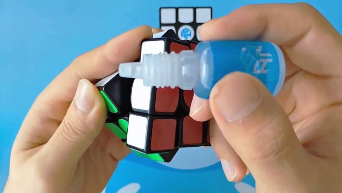 il Cubo di Rubik: Come Lubrificare