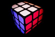 Penrose : La mod dalla Spagna ispirata al Colosseo Penrose Cube